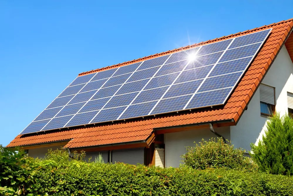 How Solar Energy Changes Real Estate: Property Value and Market Trends