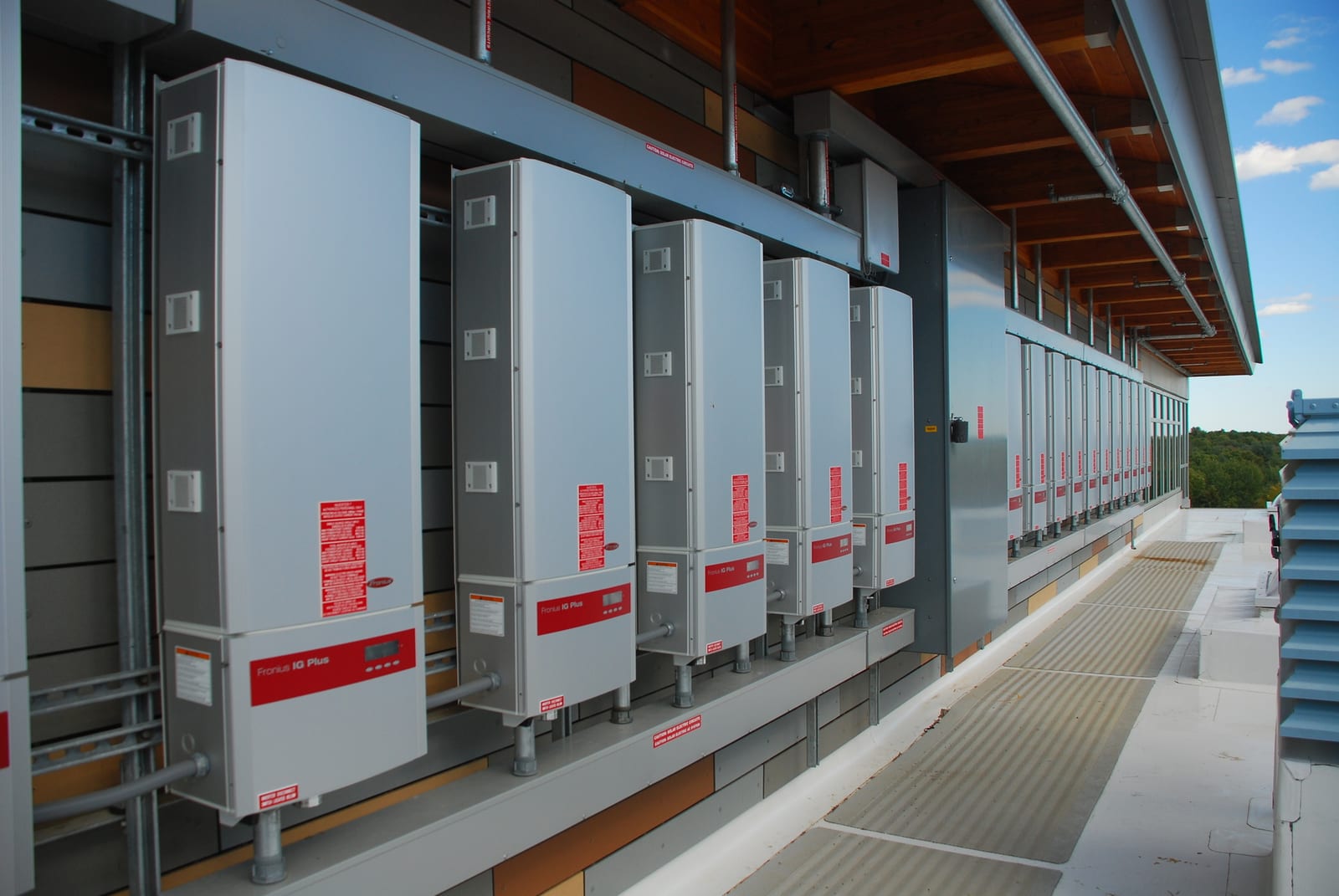 The Best Solar Inverters in Australia for 2026: String, Micro and Hybrid Picks